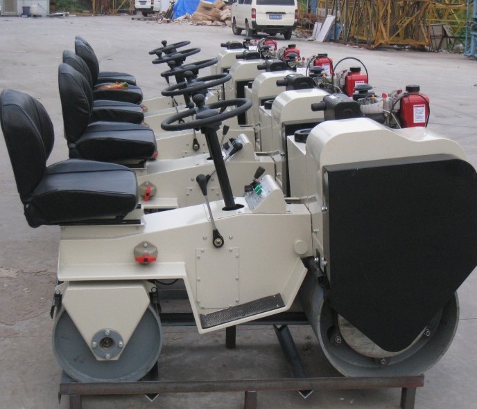 印度客戶來訪，并訂購FYL-850座駕壓路機(jī)