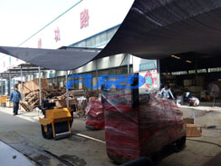 福瑞得機(jī)械微動(dòng)態(tài)--座駕壓路機(jī)、手扶壓路機(jī)、灌縫機(jī)包裝發(fā)貨