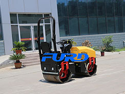 抓住特色打通渠道，全液壓小型壓路機廠家順利發(fā)展