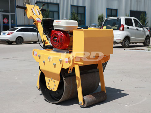要想小型壓路機壓實效果好還需要專業(yè)的方法！